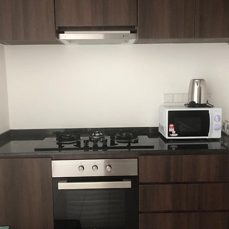 The Landmark Seaview Netflix By Blue Sky Holidays George Town Eksteriør bilde