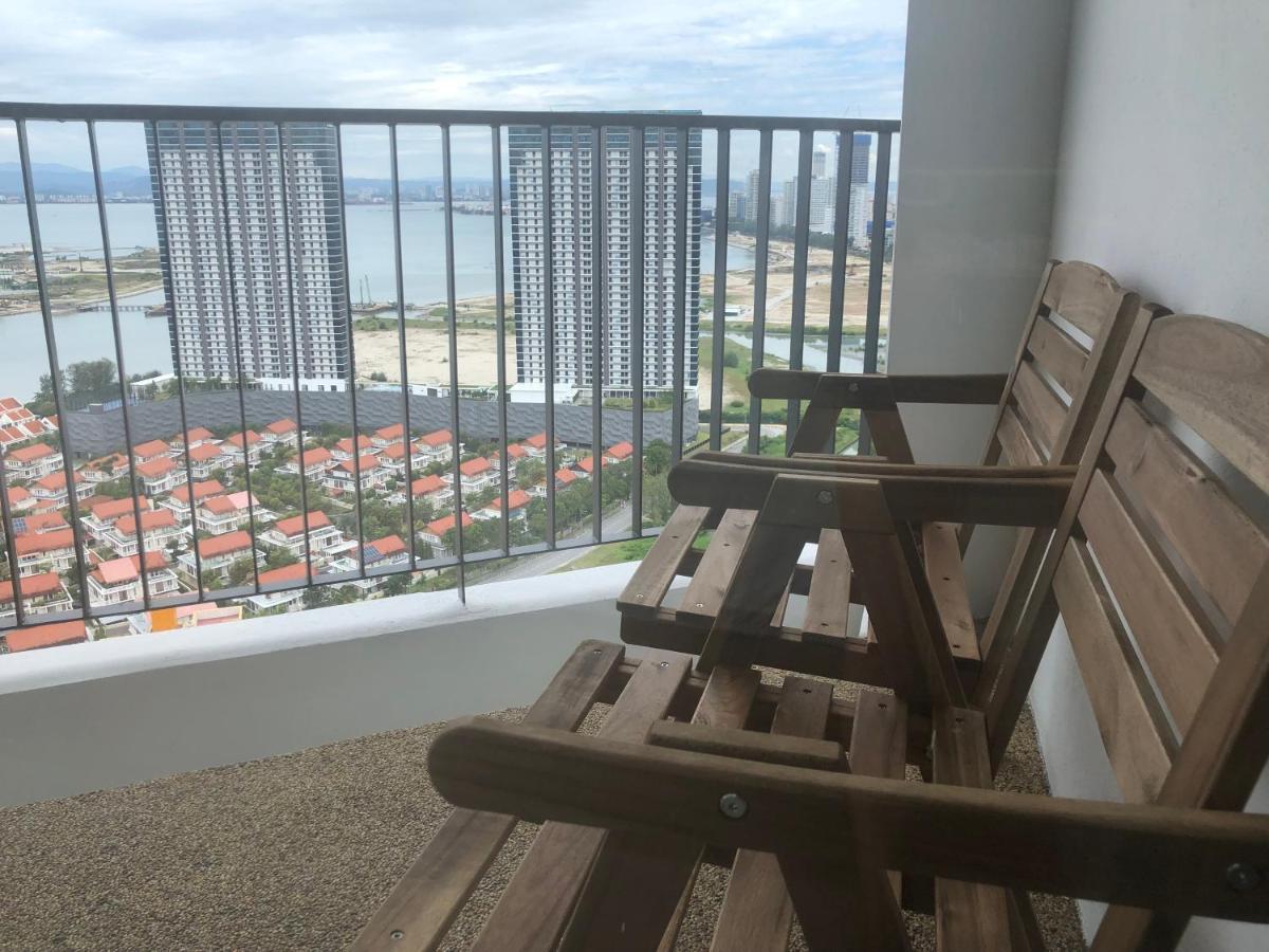 The Landmark Seaview Netflix By Blue Sky Holidays George Town Eksteriør bilde