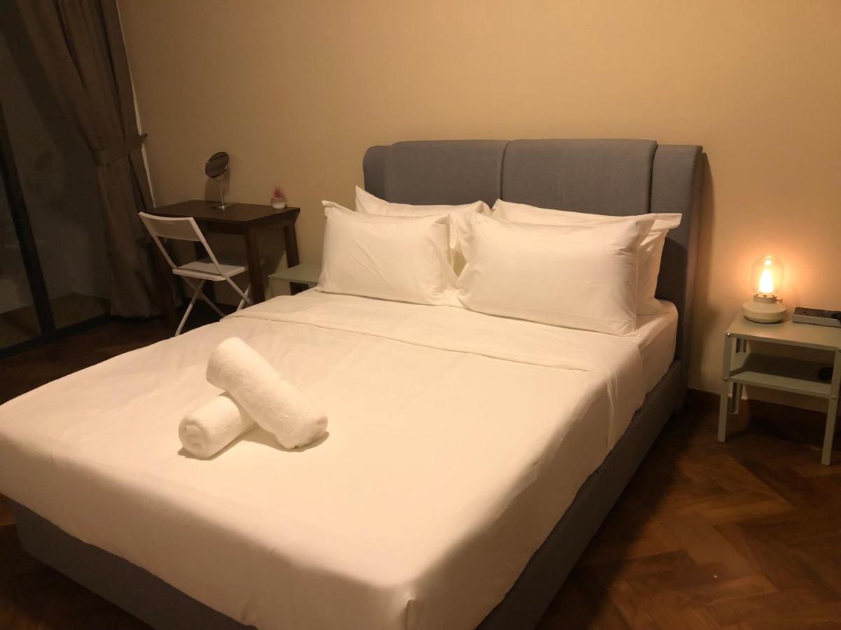 The Landmark Seaview Netflix By Blue Sky Holidays George Town Eksteriør bilde