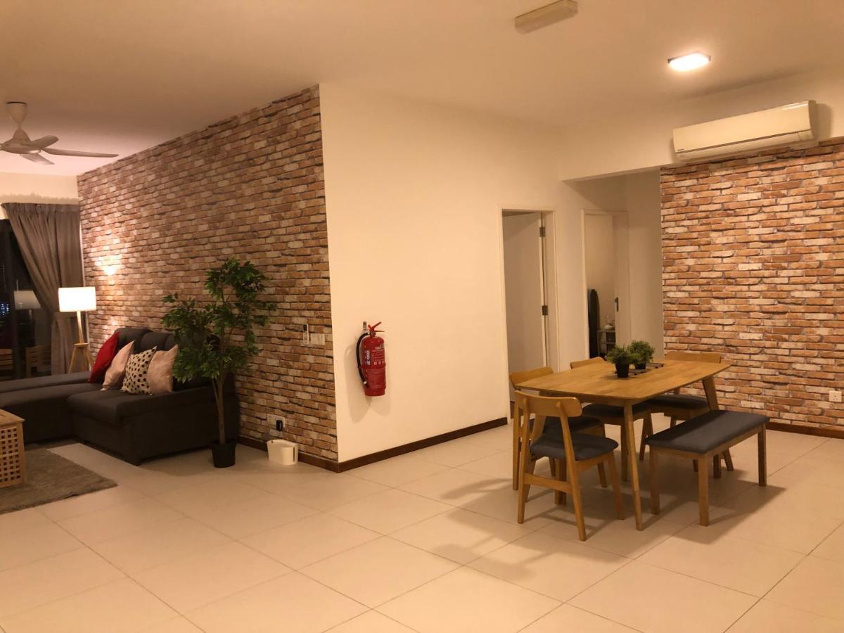 The Landmark Seaview Netflix By Blue Sky Holidays George Town Eksteriør bilde