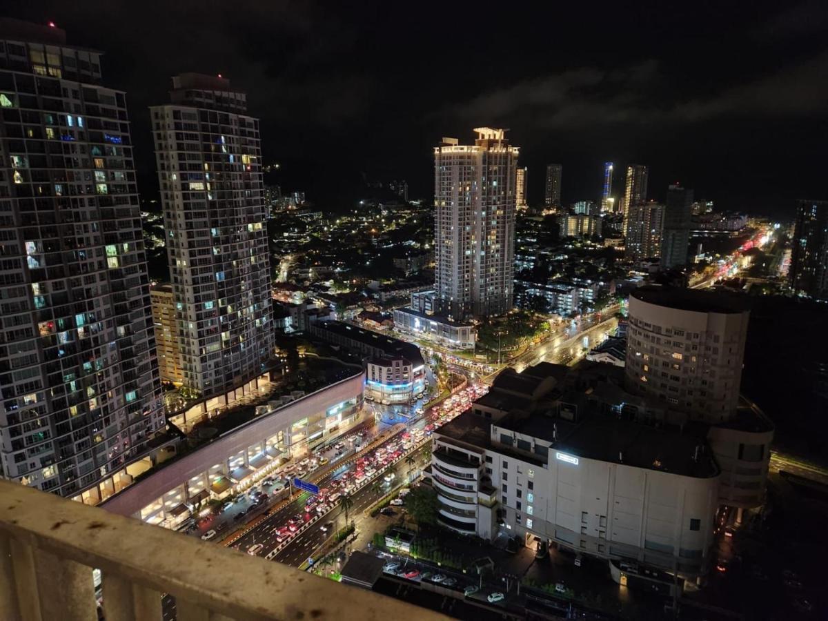 The Landmark Seaview Netflix By Blue Sky Holidays George Town Eksteriør bilde