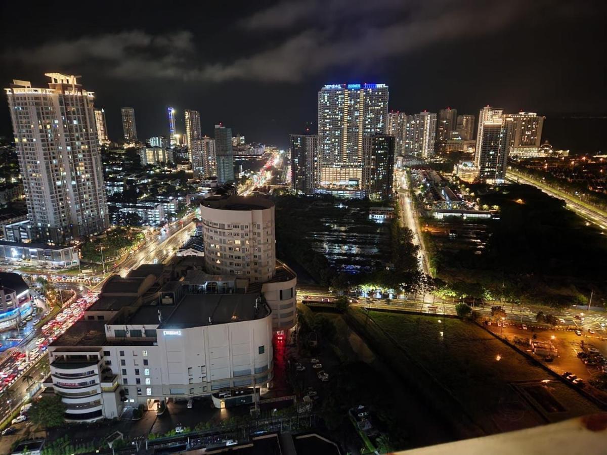 The Landmark Seaview Netflix By Blue Sky Holidays George Town Eksteriør bilde