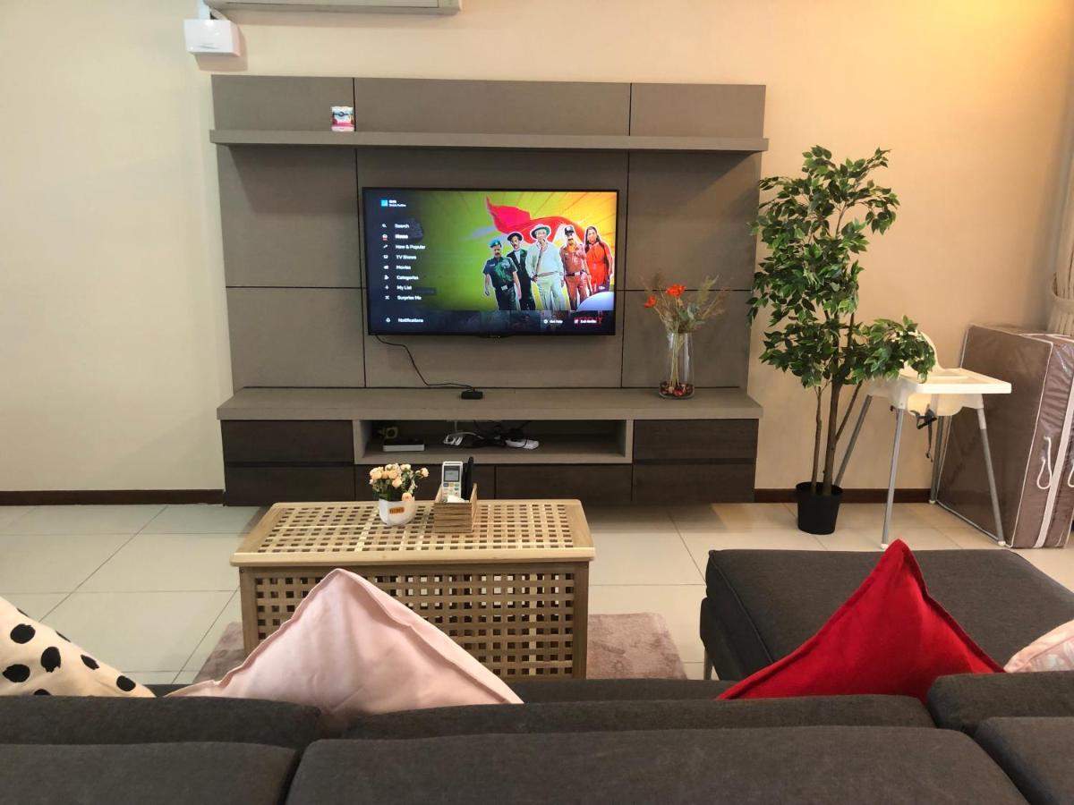 The Landmark Seaview Netflix By Blue Sky Holidays George Town Eksteriør bilde