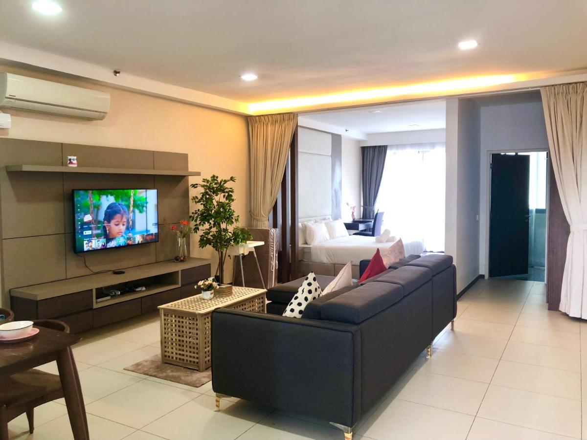 The Landmark Seaview Netflix By Blue Sky Holidays George Town Eksteriør bilde
