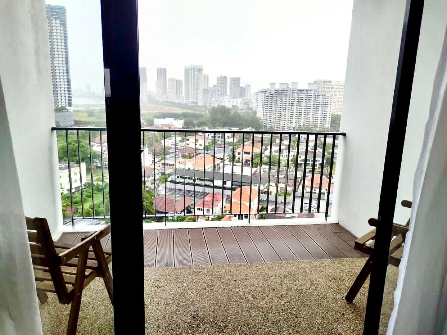 The Landmark Seaview Netflix By Blue Sky Holidays George Town Eksteriør bilde