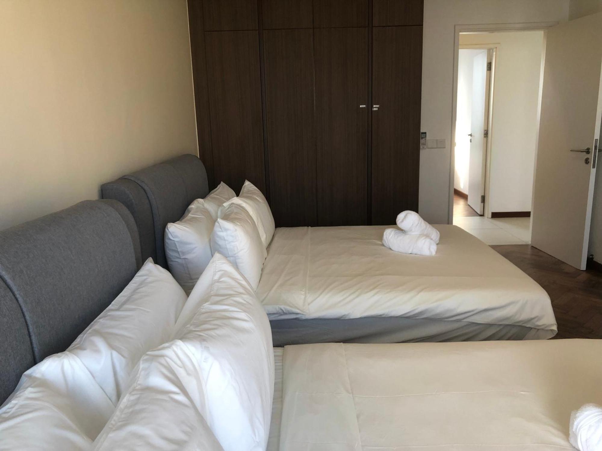 The Landmark Seaview Netflix By Blue Sky Holidays George Town Eksteriør bilde
