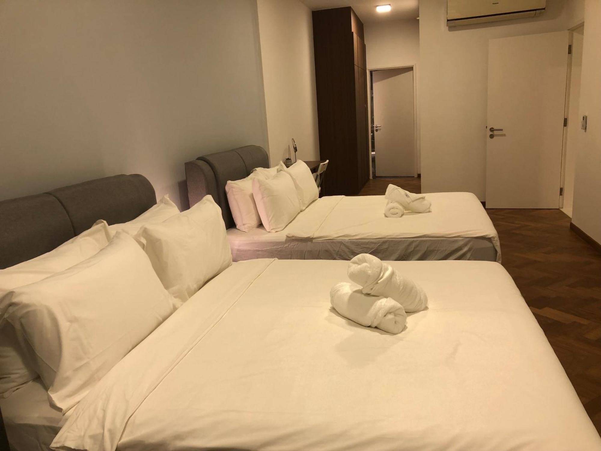 The Landmark Seaview Netflix By Blue Sky Holidays George Town Eksteriør bilde